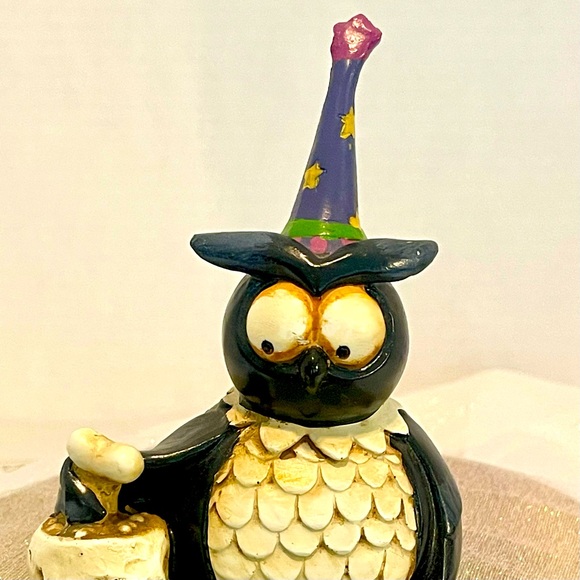 Halloween Black Owl Resin Statue - 5"
Halloween Decor Owl Figurine with Skull - Picture 9 of 9